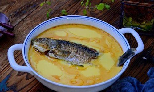 小鲫瓜鱼能炖着吃吗视频,家常炖鱼教程大公开