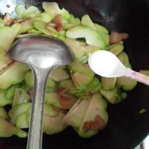 佛手瓜能夹馅炸吃吗视频,美味新吃法大揭秘