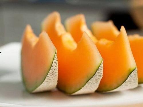 幼儿园吃葡萄哈密瓜视频,宝贝们品尝葡萄与哈密瓜的甜蜜瞬间