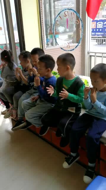 吃瓜群众幼儿园课程视频,趣味吃瓜时光，快乐成长瞬间
