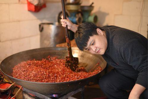 电台巷吃瓜视频,揭秘街头美食背后的故事