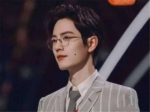 肖战晚上吃瓜视频,一场神秘吃瓜大揭秘