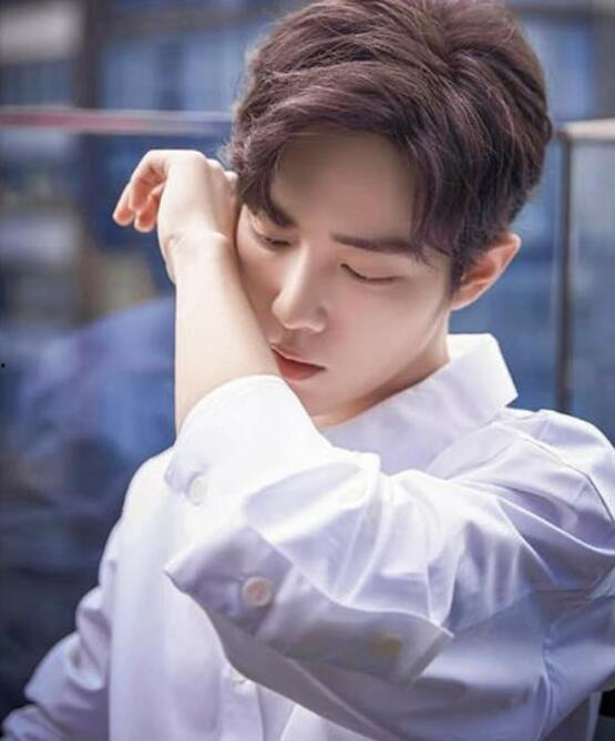 肖战晚上吃瓜视频,一场神秘吃瓜大揭秘