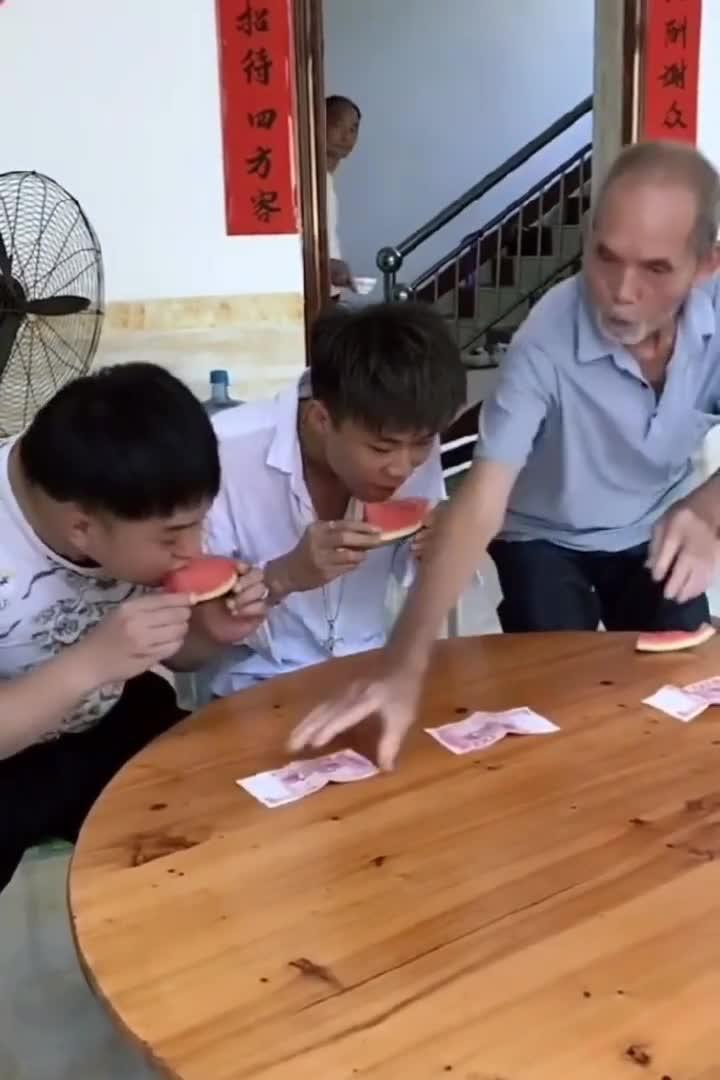 西宁吃瓜老爷爷视频全集